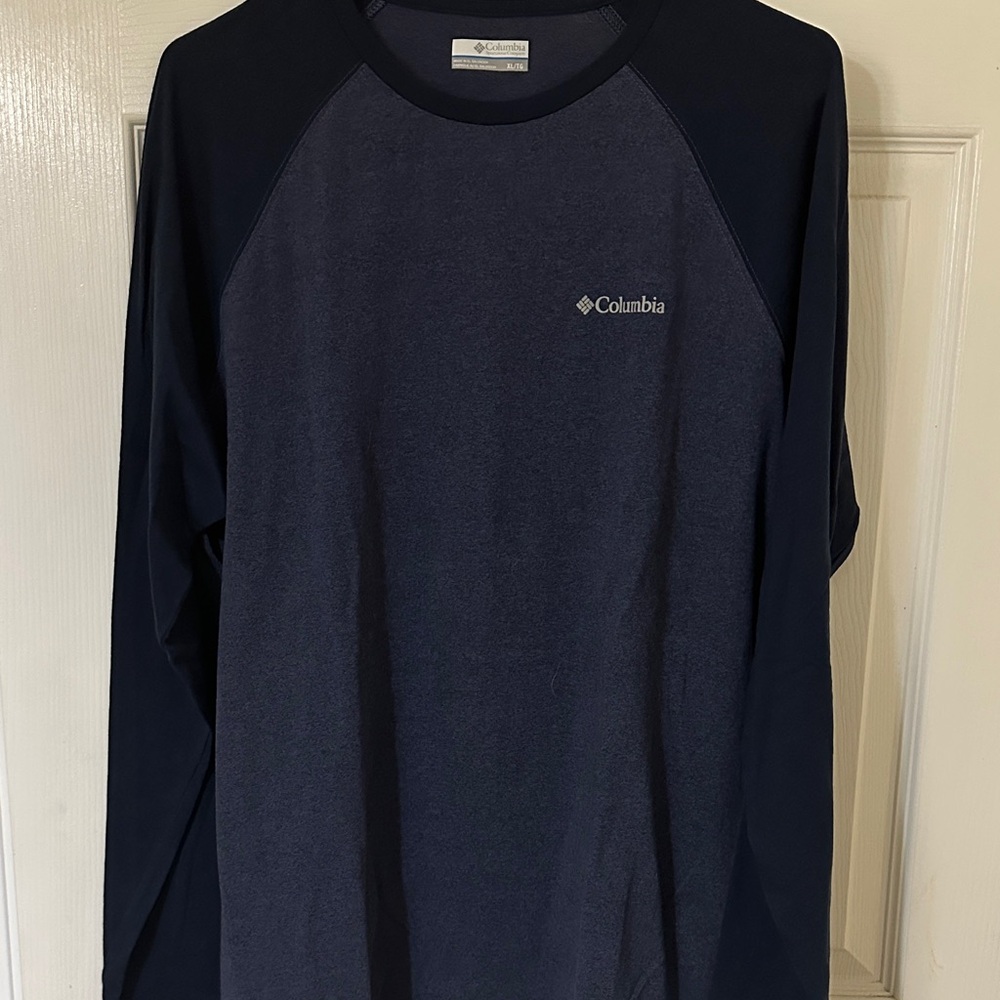 Columbia Men's Dark Blue Long Sleeve Tee